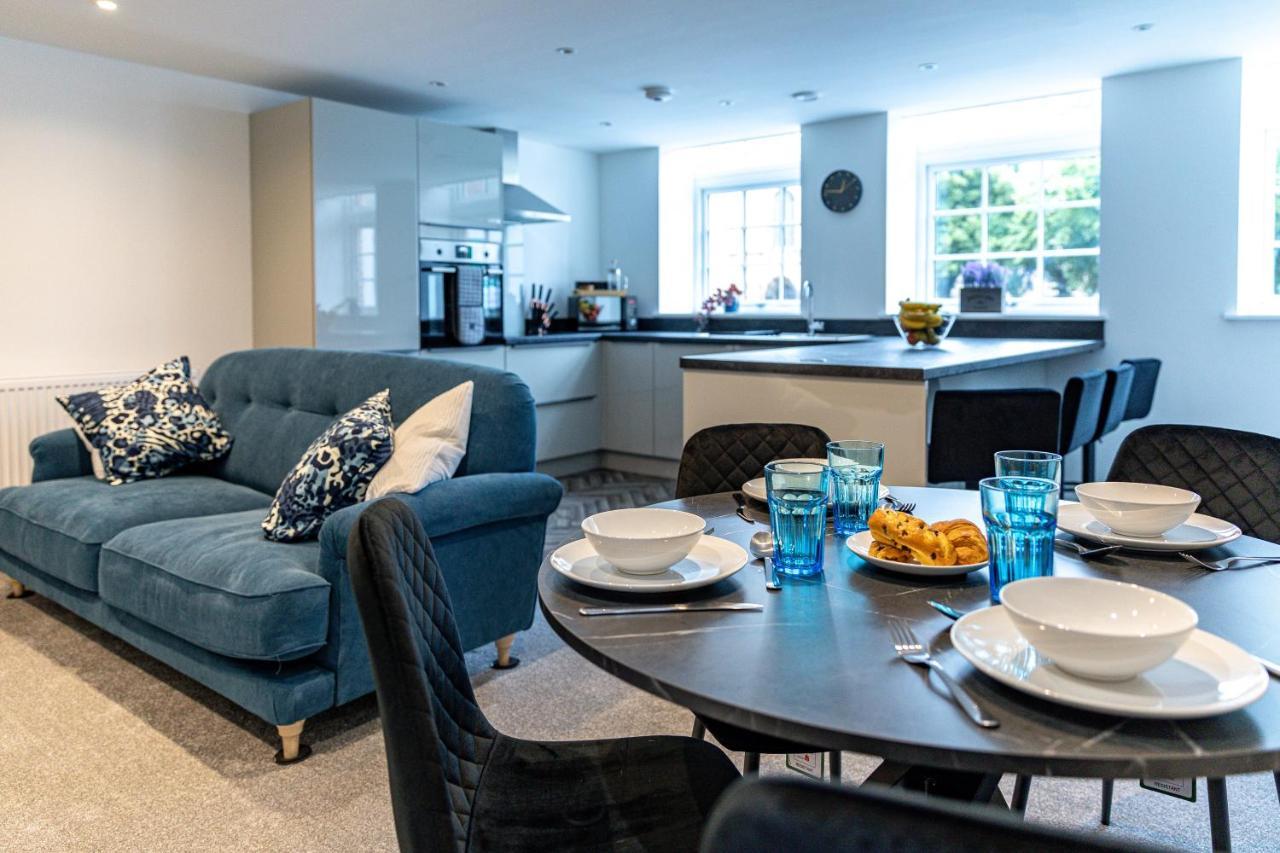 Stylish & Contemporary 2-Bed Townhouse - Parking - Wi-Fi - Netflix Apartment Worksop Exterior photo